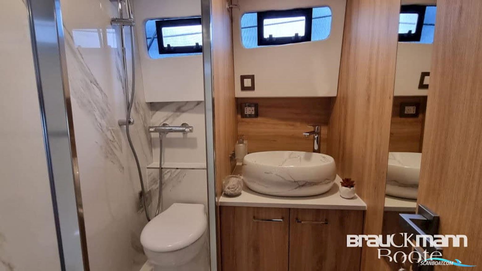 Monachus Yachts Issa 45