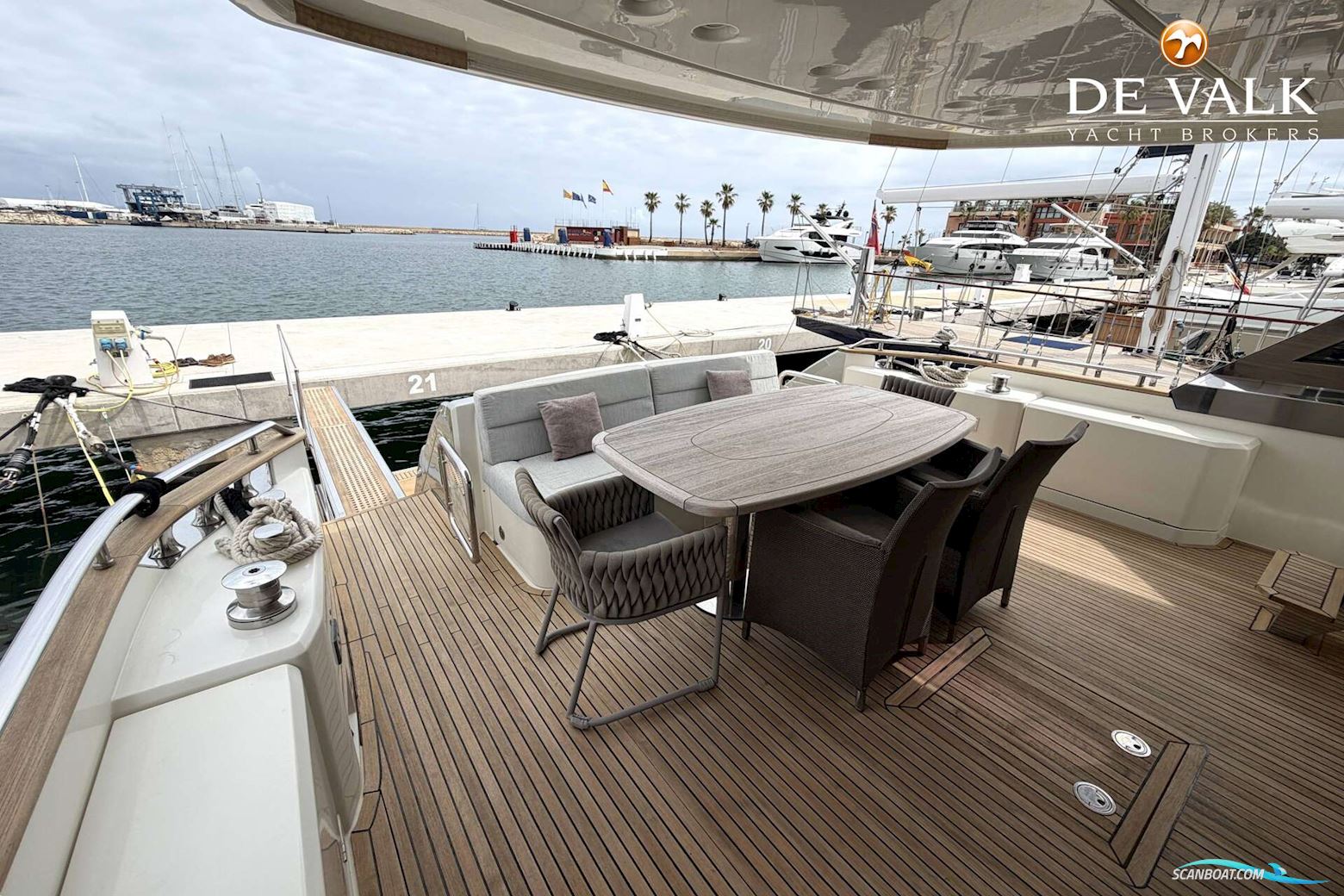 Monte Carlo Yachts 65
