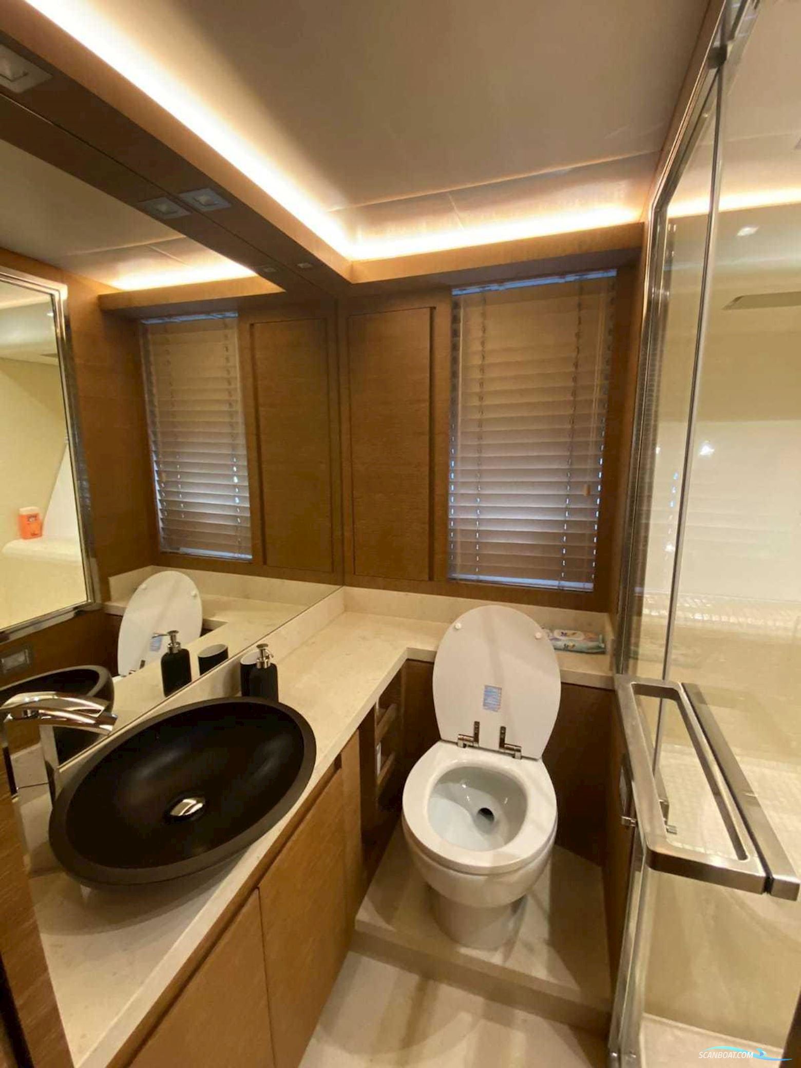 Monte Carlo Yachts MCY 76