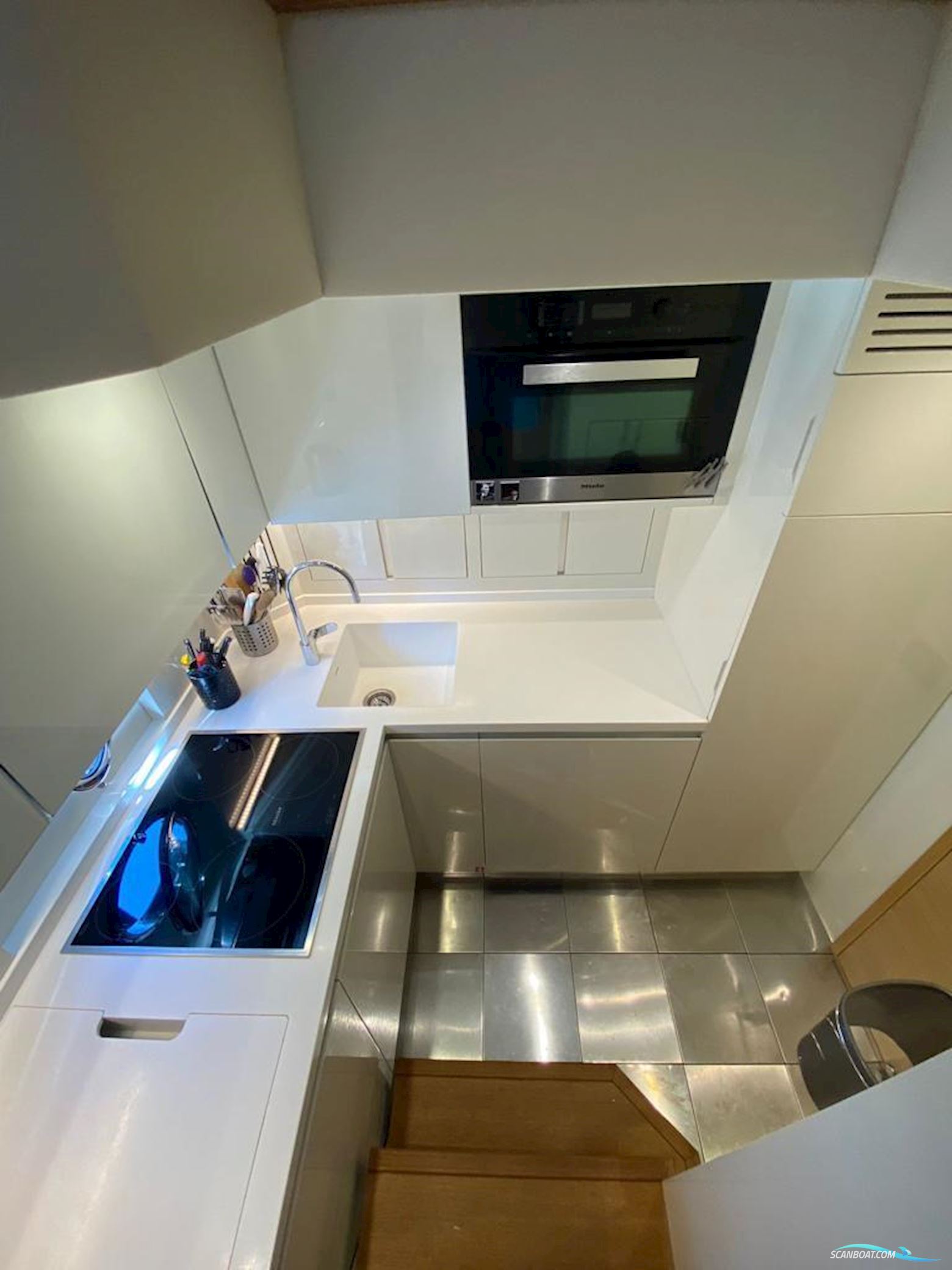 Monte Carlo Yachts MCY 76