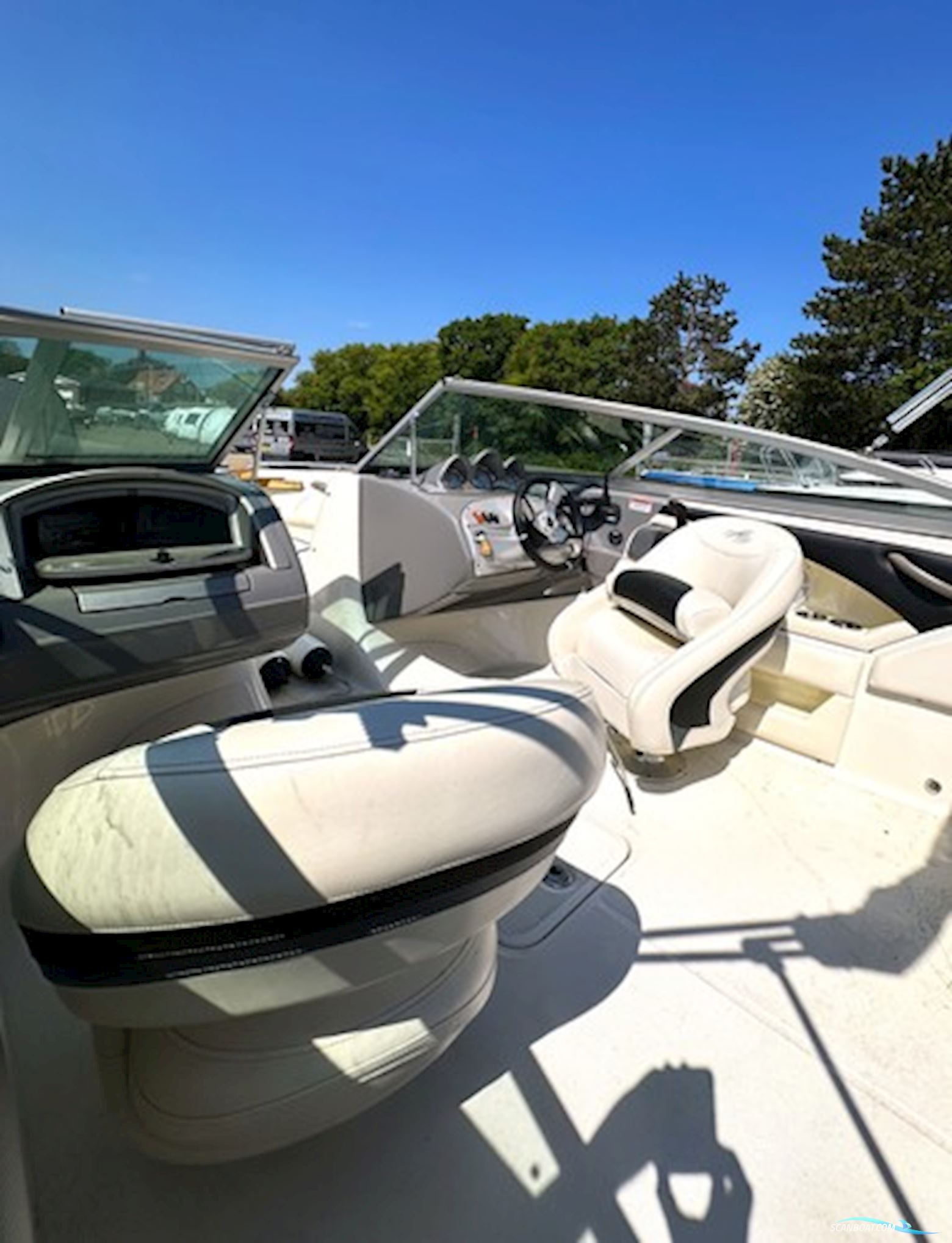 Monterey 194 FS – 2007 – Volvo Penta 4,3L – Inkl. Trailer – 315 Timer – Flot Stand