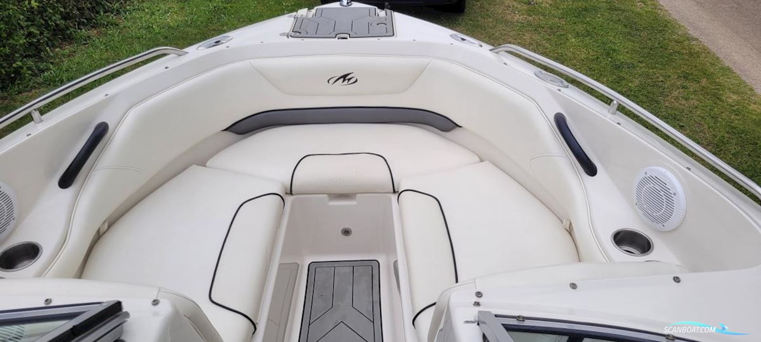 Monterey 214FS Bowrider