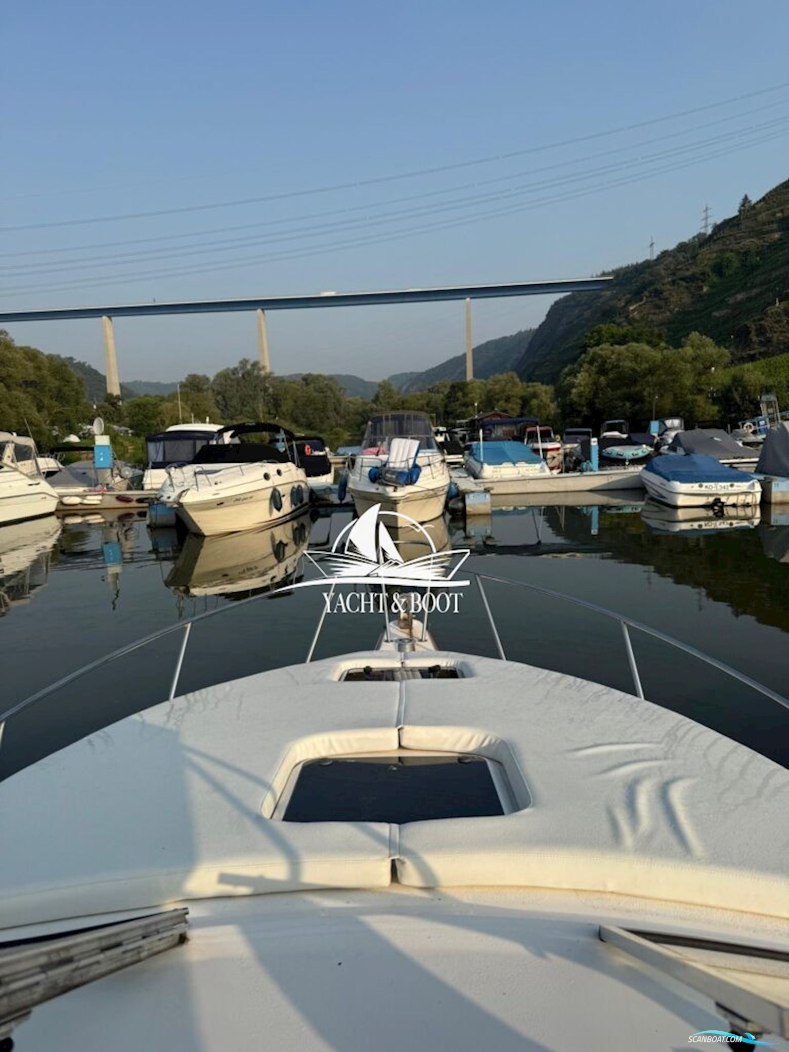 Monterey 250 Cruiser