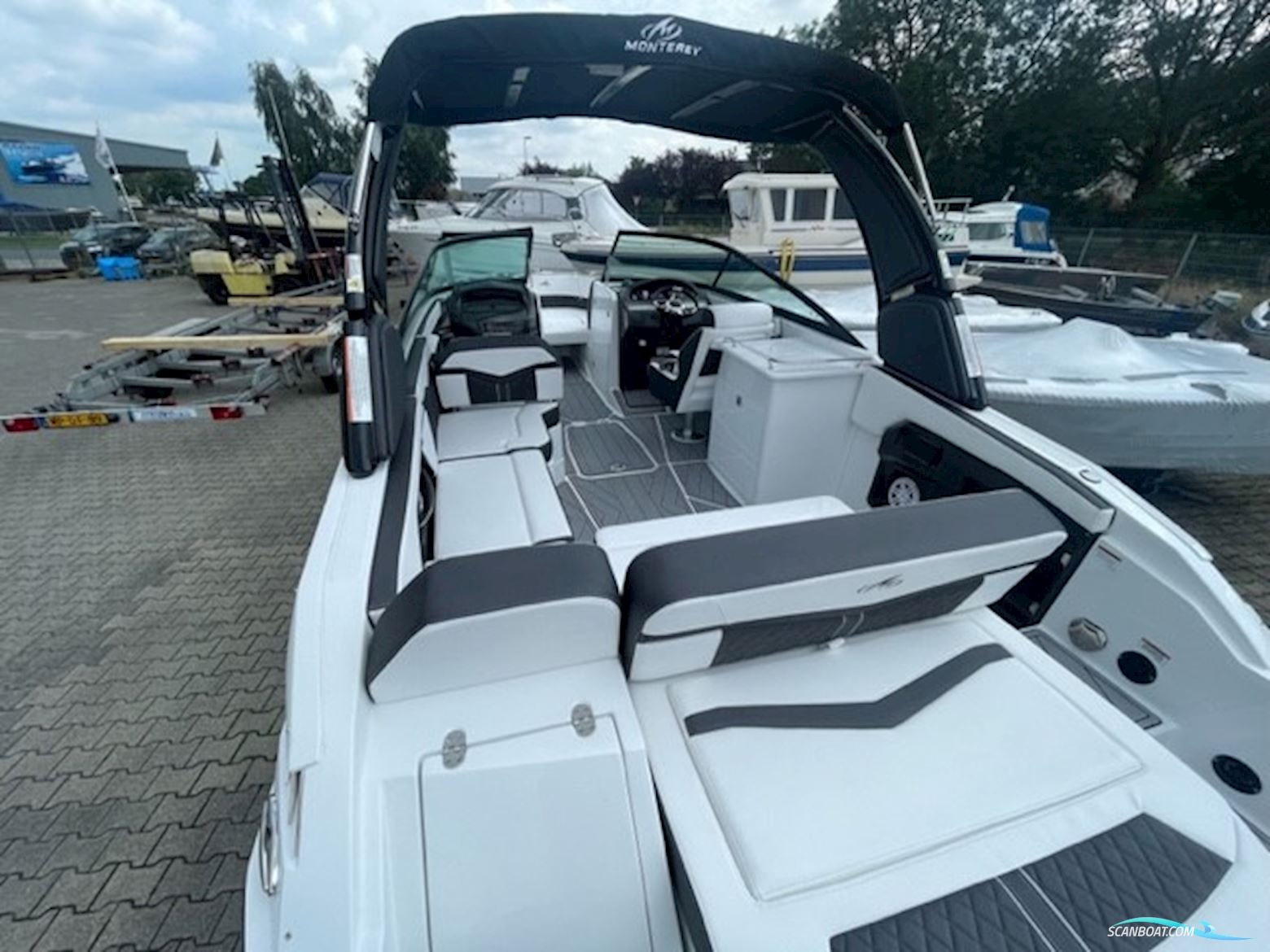 Monterey 258 SS Bowrider