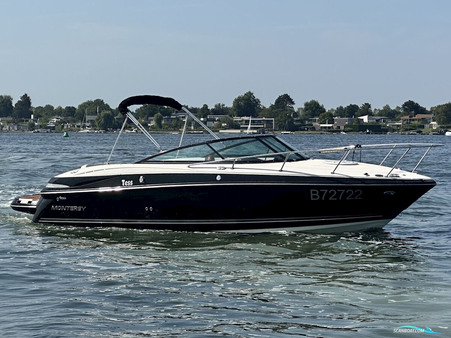 Monterey 264 FSC Motorboot 2013, Niederlande