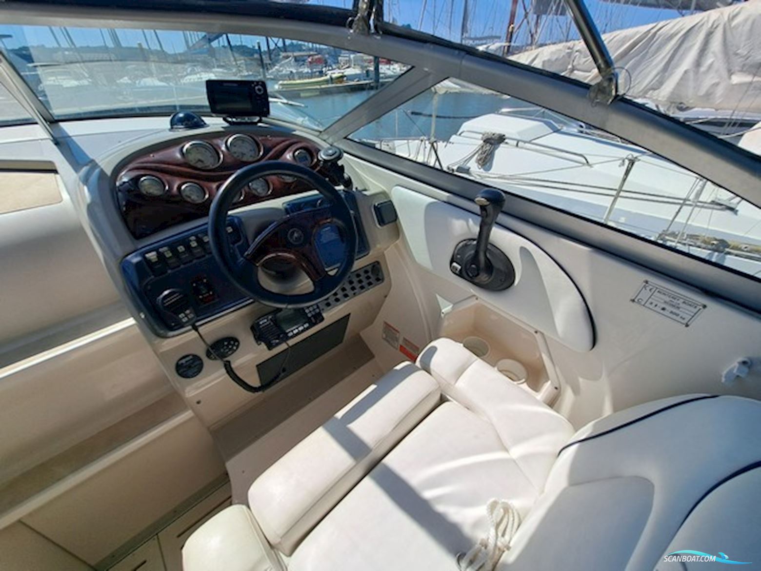 Monterey 265