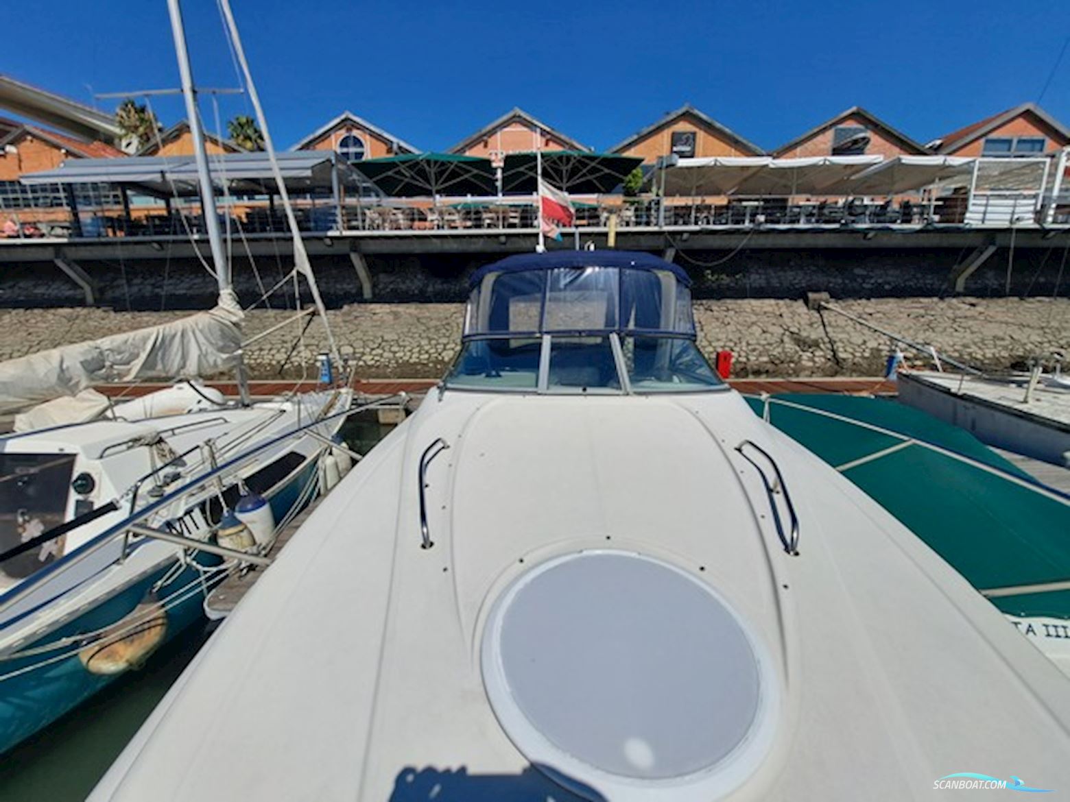 Monterey 265
