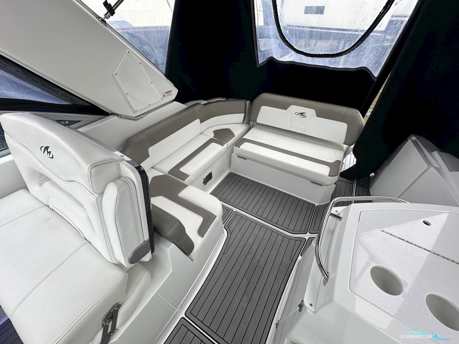 Monterey 275 Sport Yacht