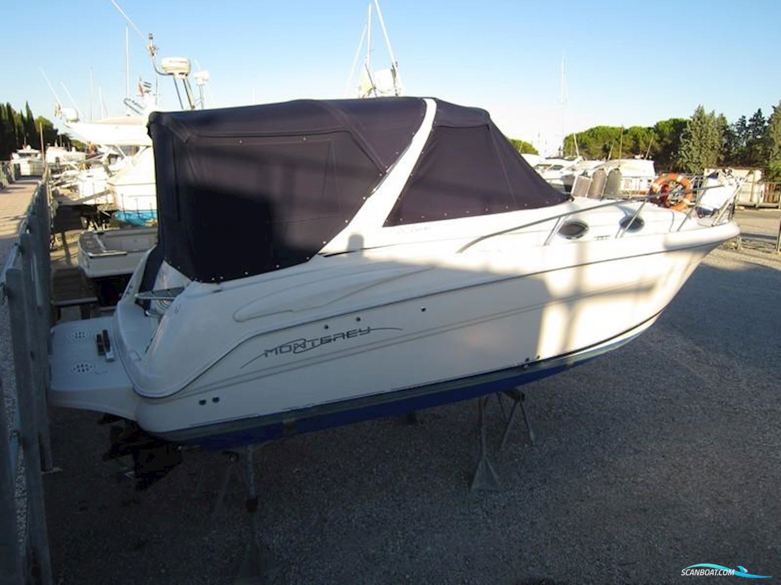Monterey 282 Motorboot 2001, mit Volvo Penta 2 x 225 HP  GI/SX  4.3 motor, Italien