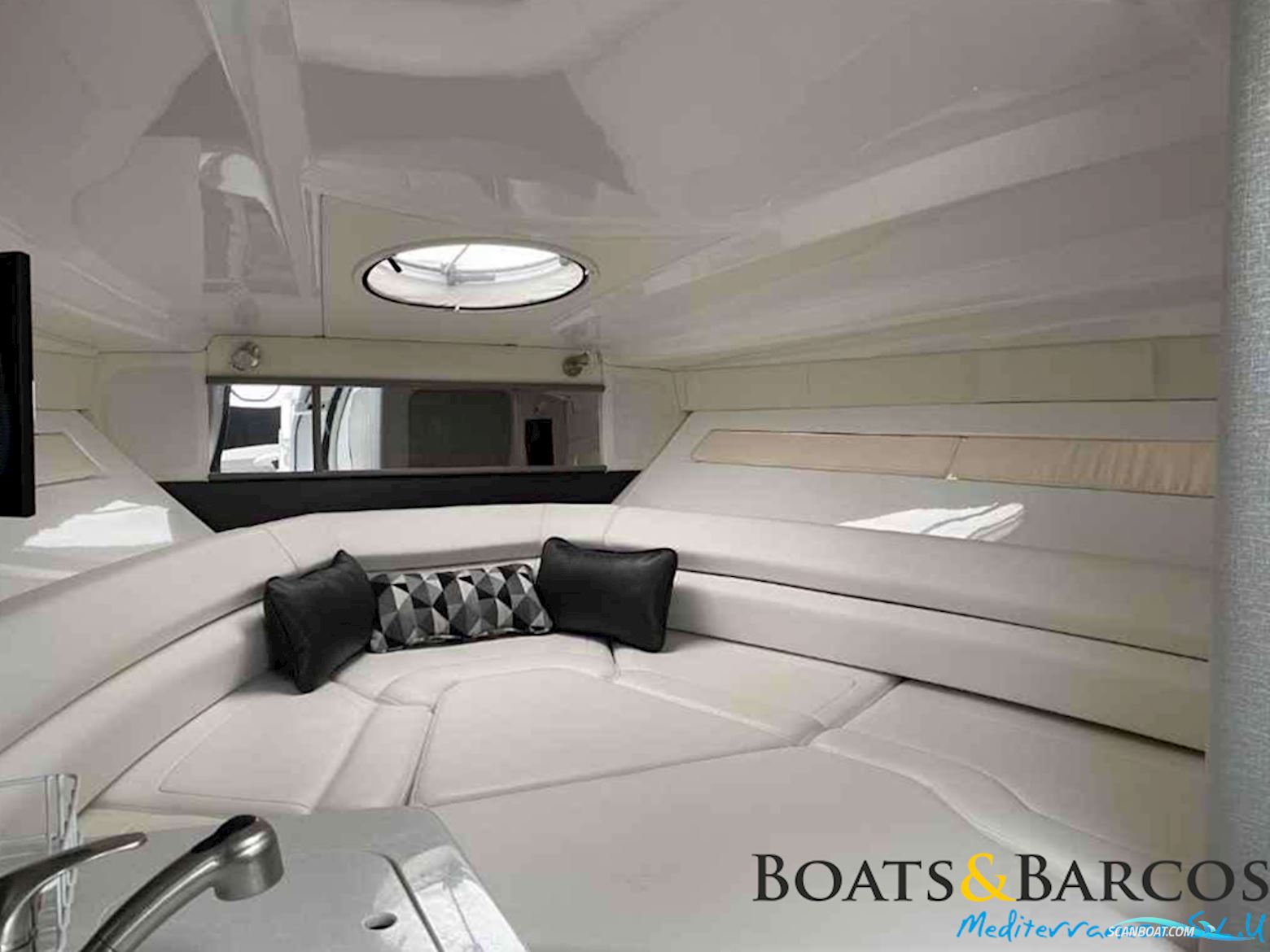 Monterey 295 Sport Yacht