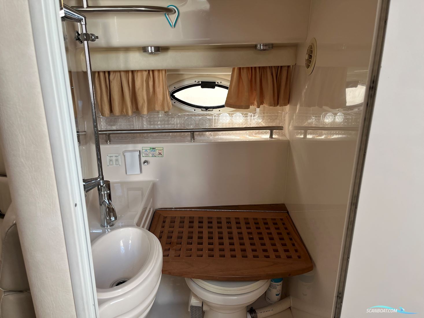 Monterey 322 Cruiser