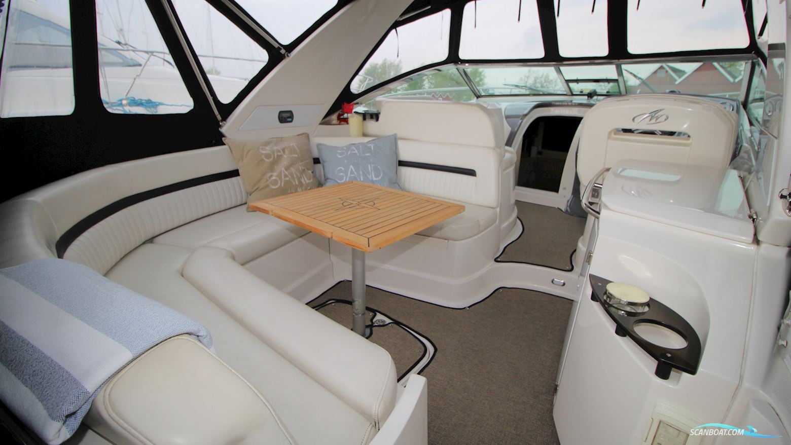 Monterey 350 / 370 Yacht