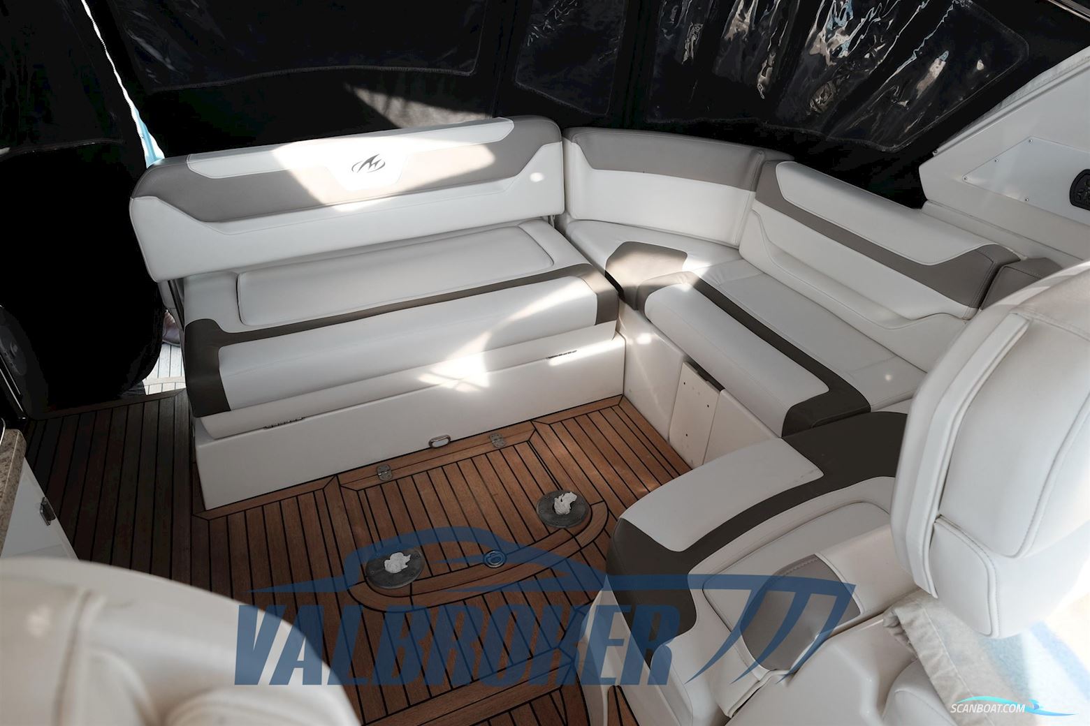 Monterey Boats 415 SY Sport Yacht
