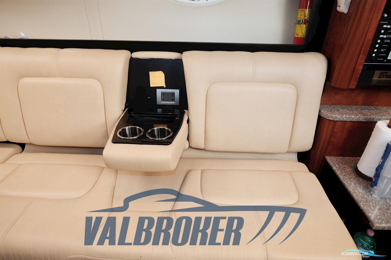 Monterey Boats 415 SY Sport Yacht