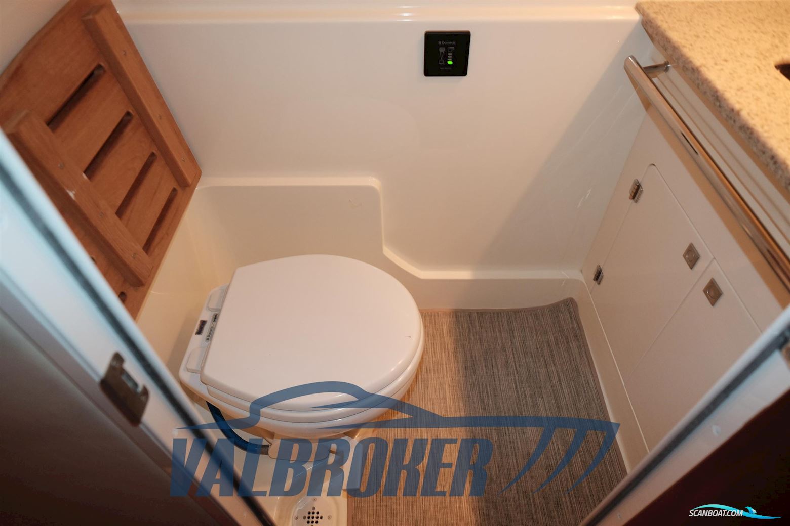 Monterey Boats 415 SY Sport Yacht