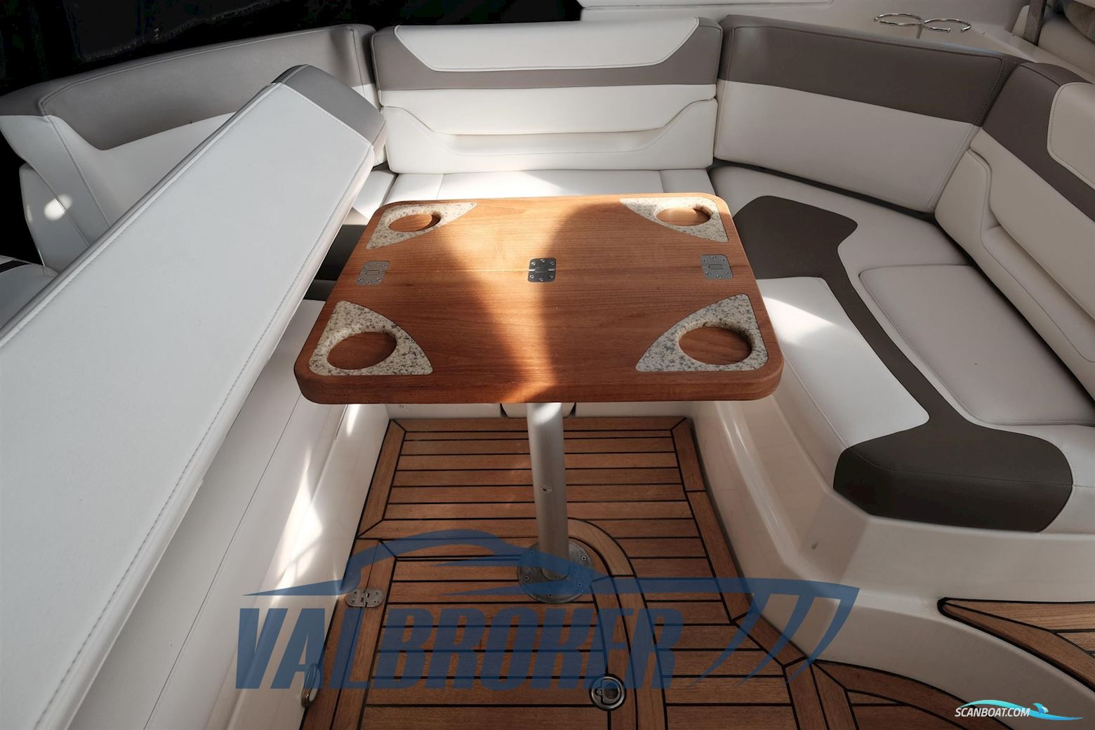 Monterey Boats 415 SY Sport Yacht