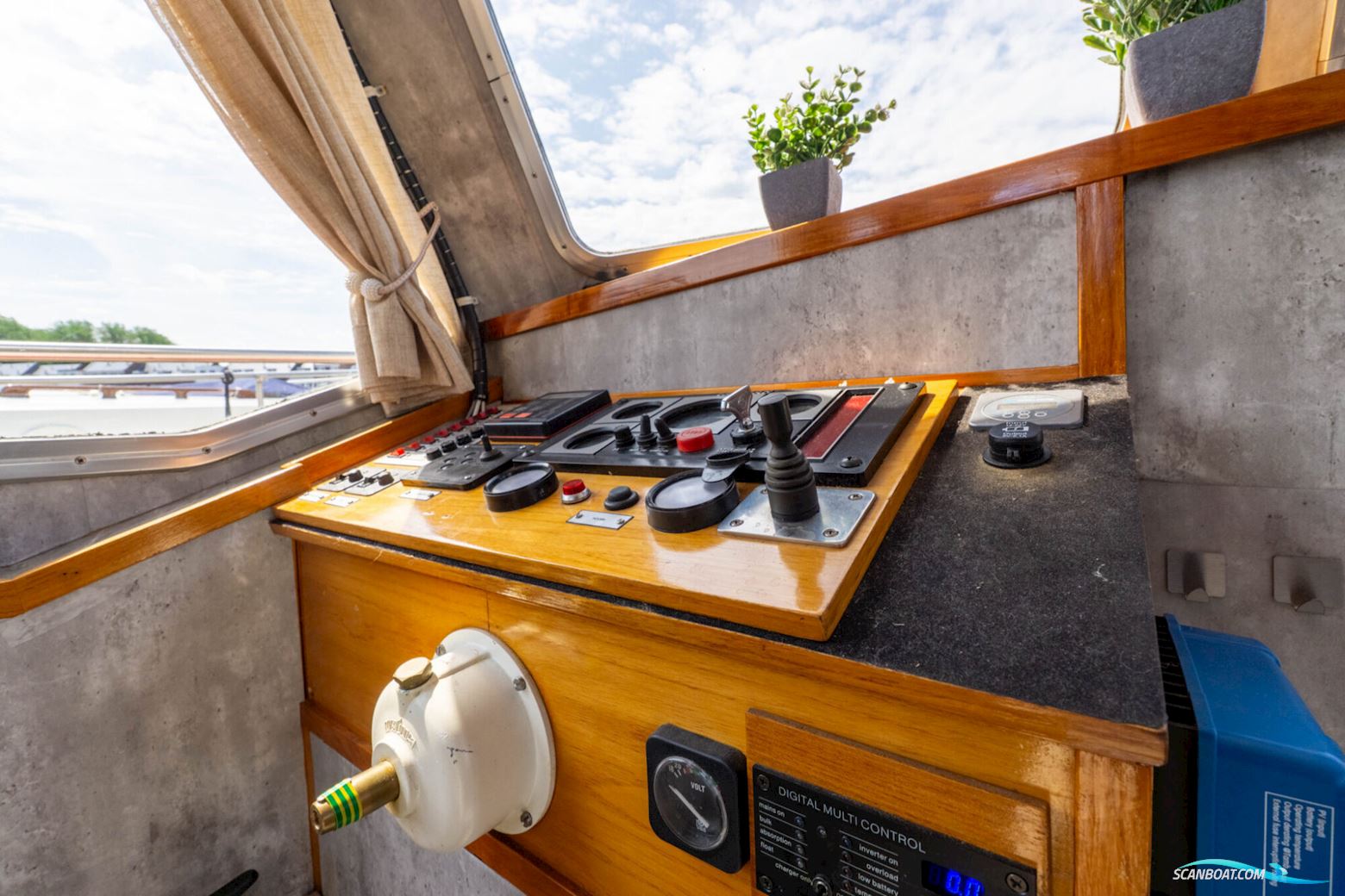 Monty Bank Kotter 38 AK Cabrio