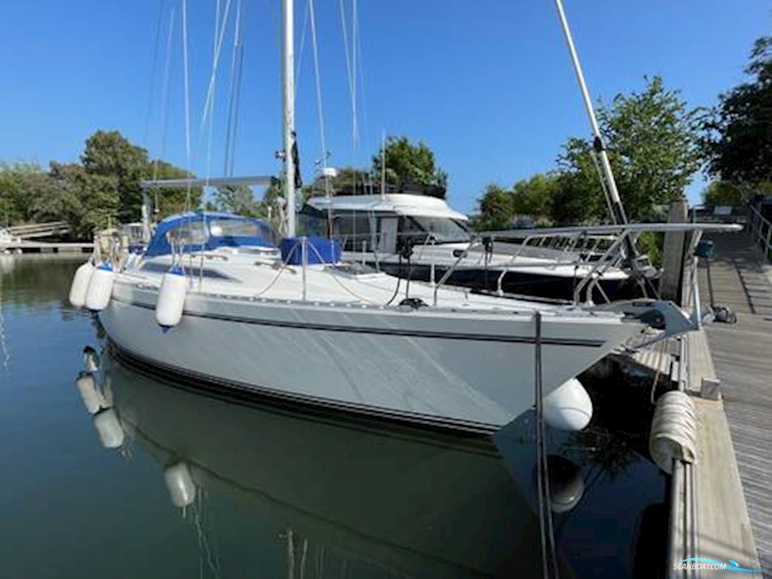 Moody 346 Motorboot 1989, mit Volvo D2-40 motor, England