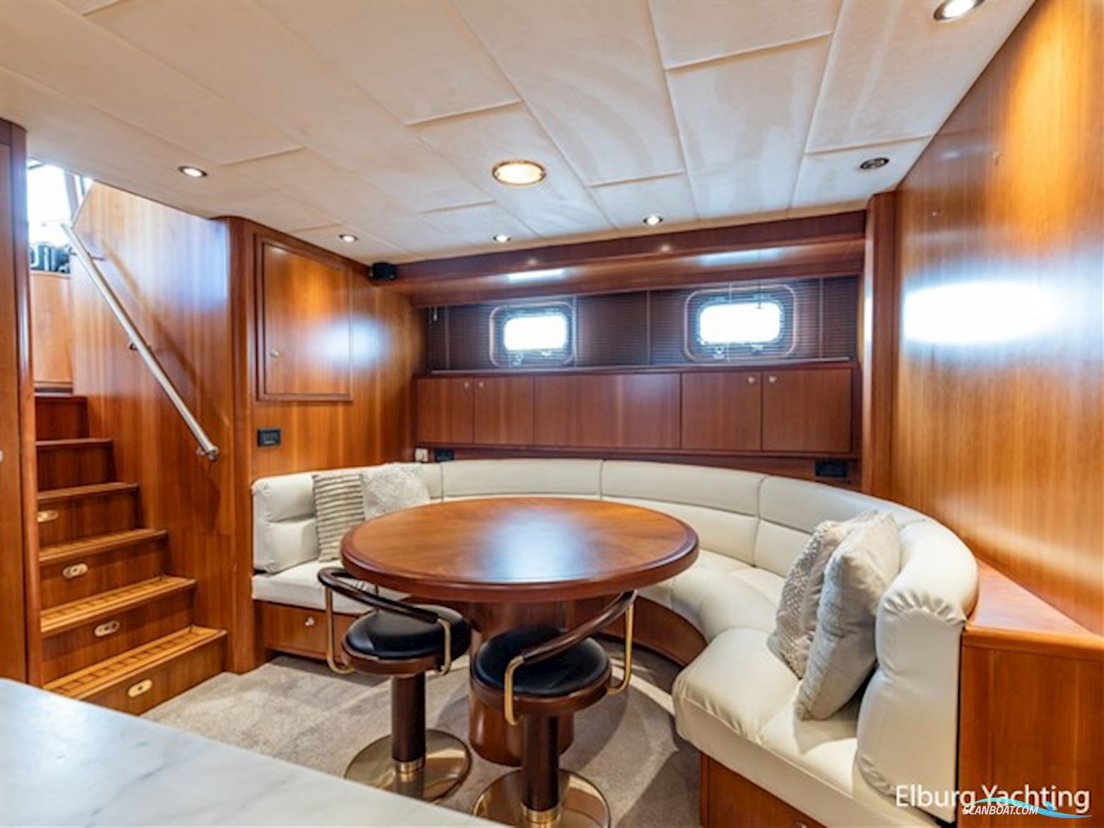 Moonen 68 - Flybridge 
