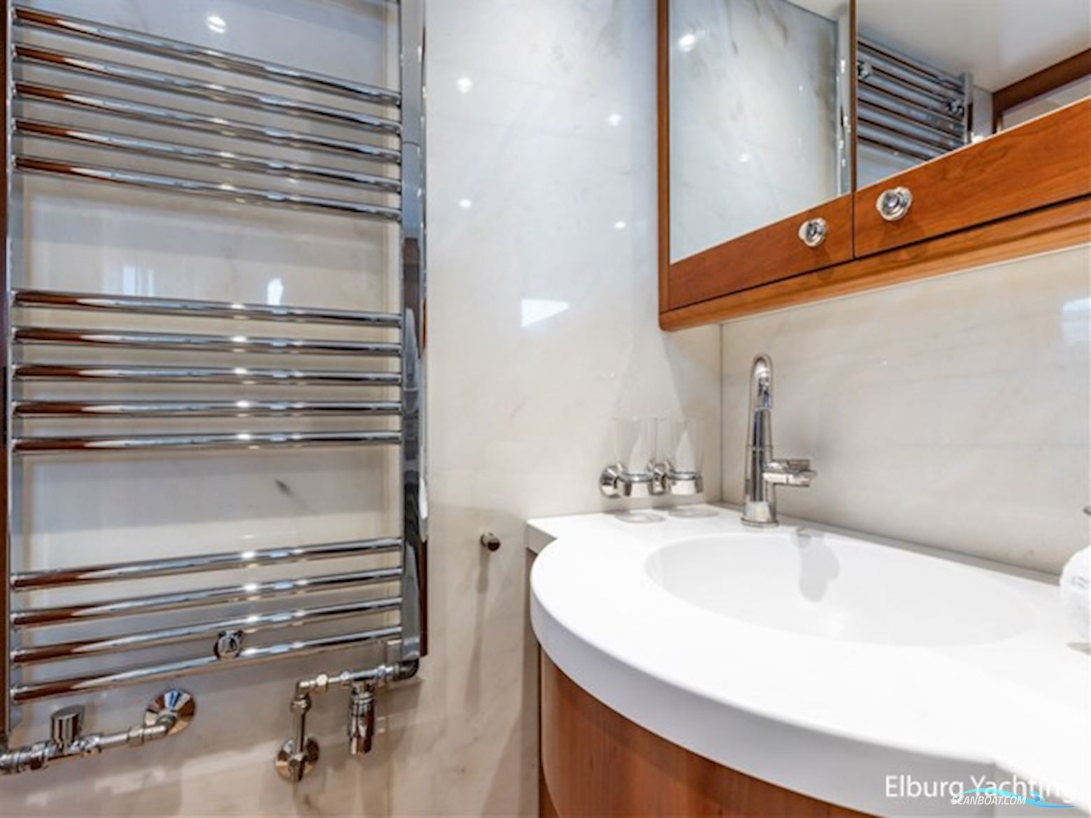 Moonen 68 - Flybridge 