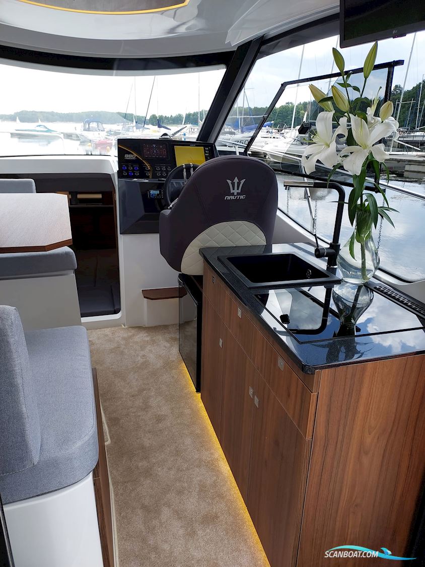 Nautic 880