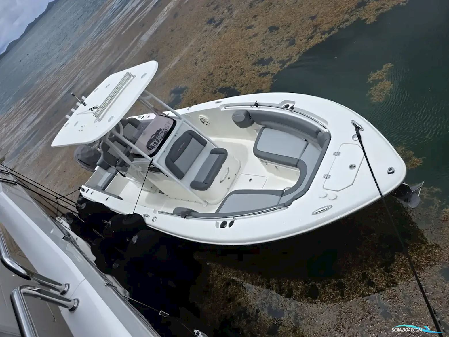 Nauticstar 2602 Legacy