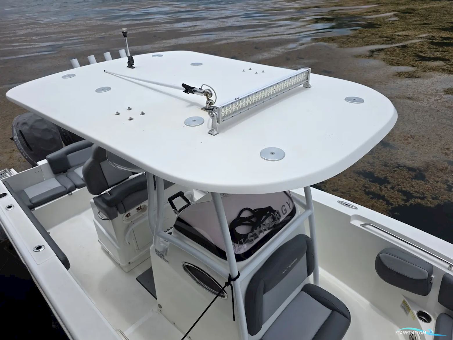 Nauticstar 2602 Legacy
