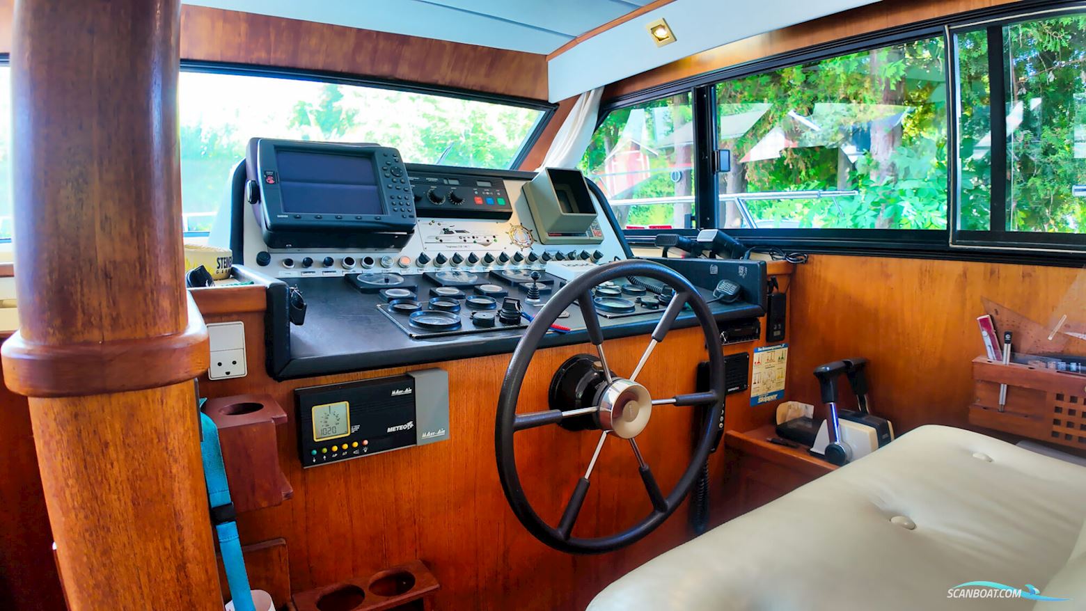 Neptunus 138 / 46 Flybridge Sedan