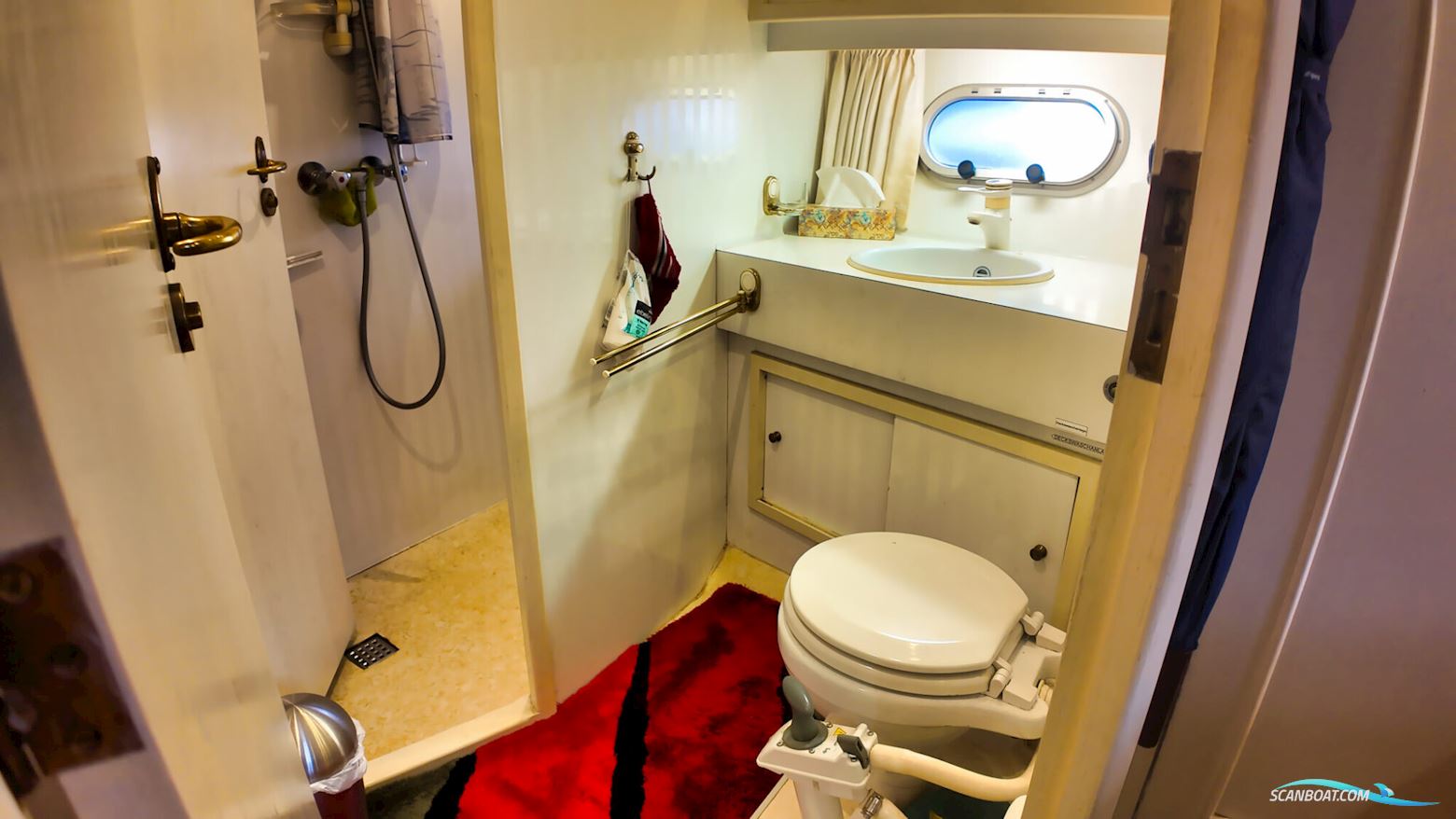 Neptunus 138 / 46 Flybridge Sedan