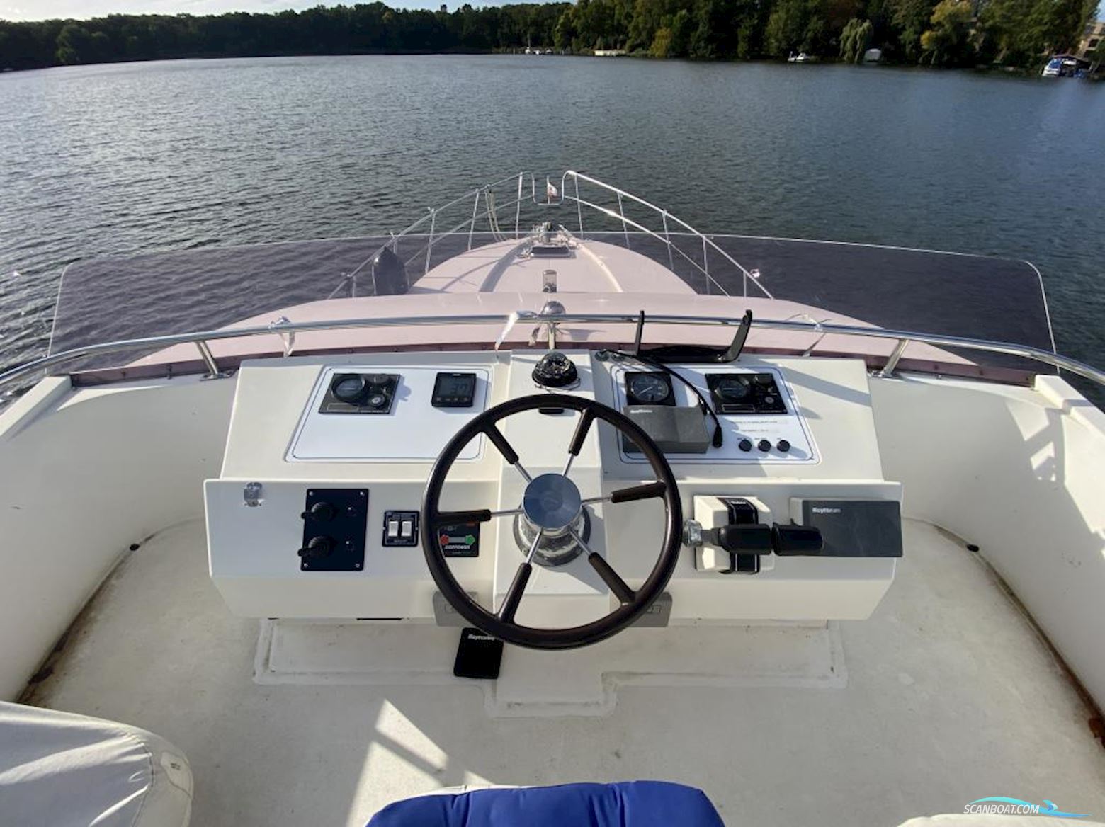 Neptunus 138 Sedan Fly