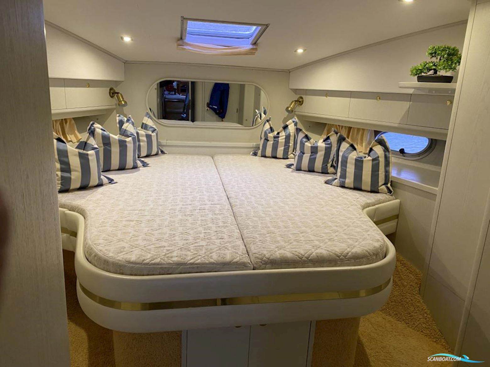 Neptunus 138 Sedan Fly