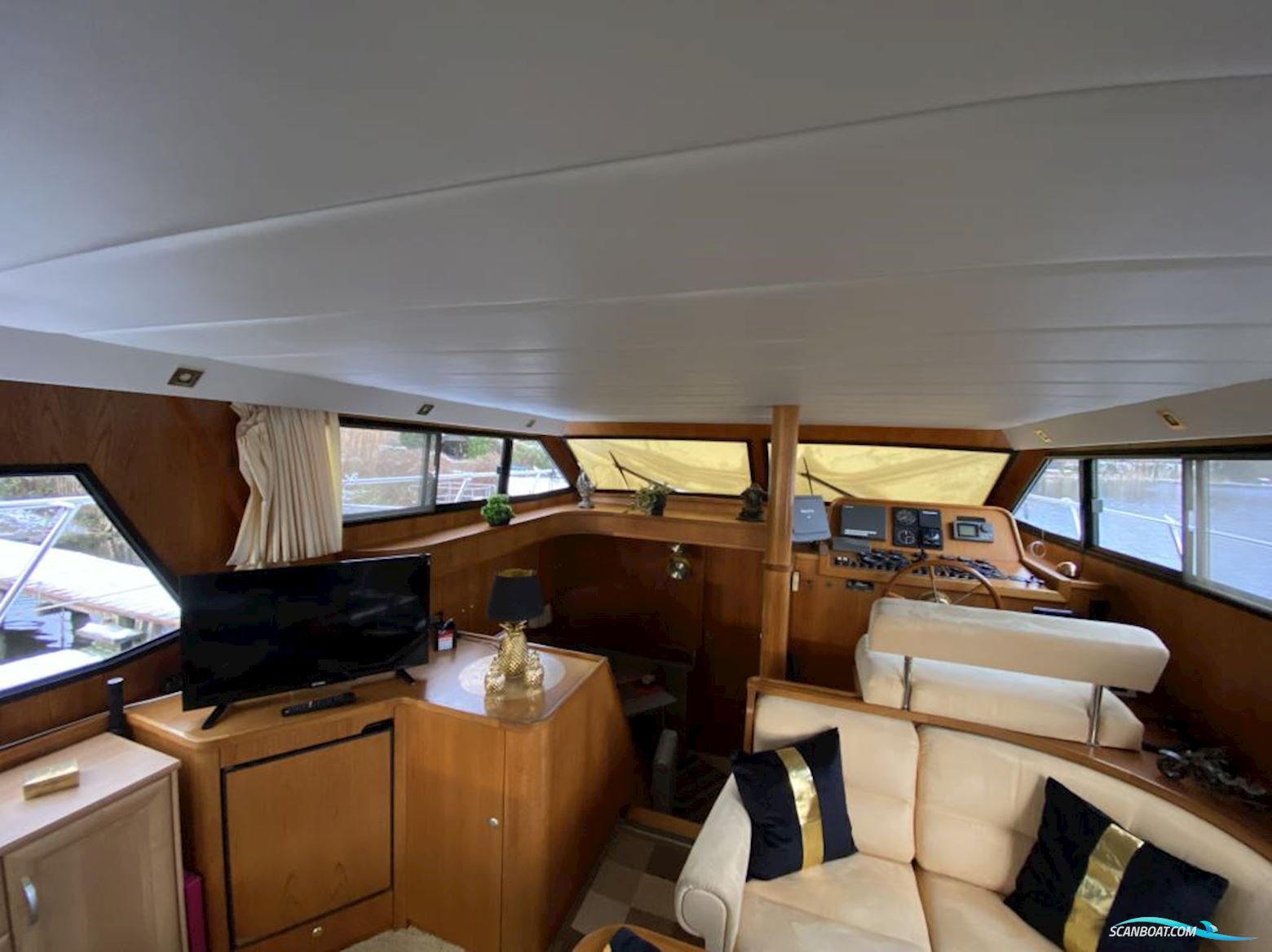 Neptunus 138 Sedan Fly