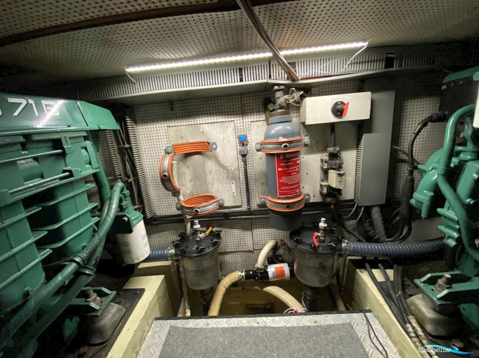 Neptunus 138 Sedan Fly