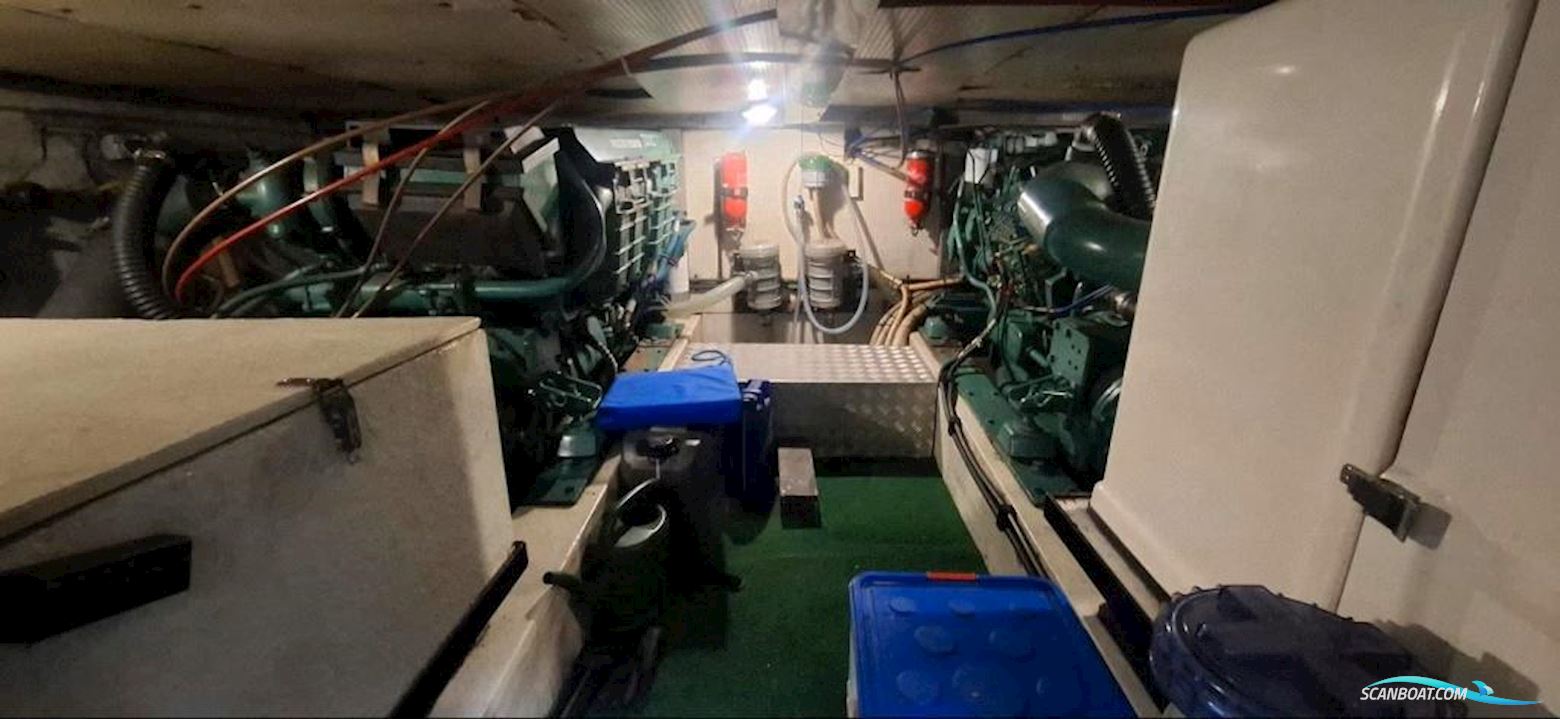 Neptunus 138 Sedan Fly