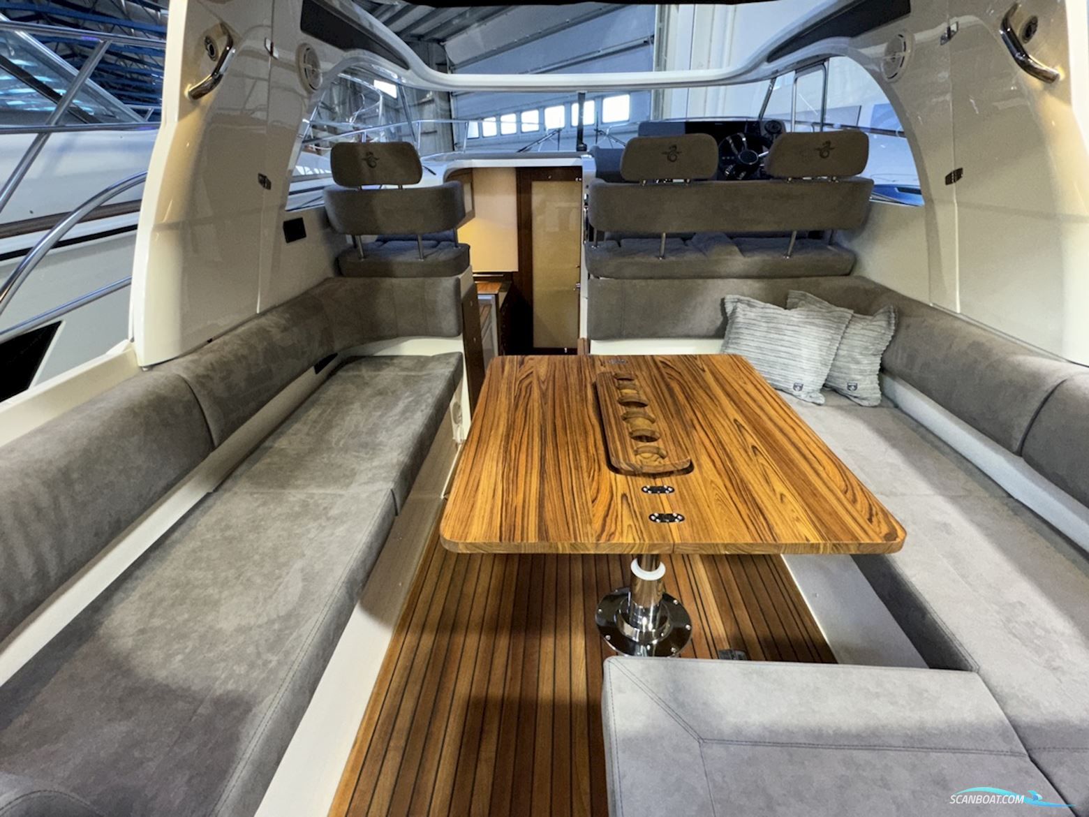 NEW – Marex 310 Sun Cruiser 2025