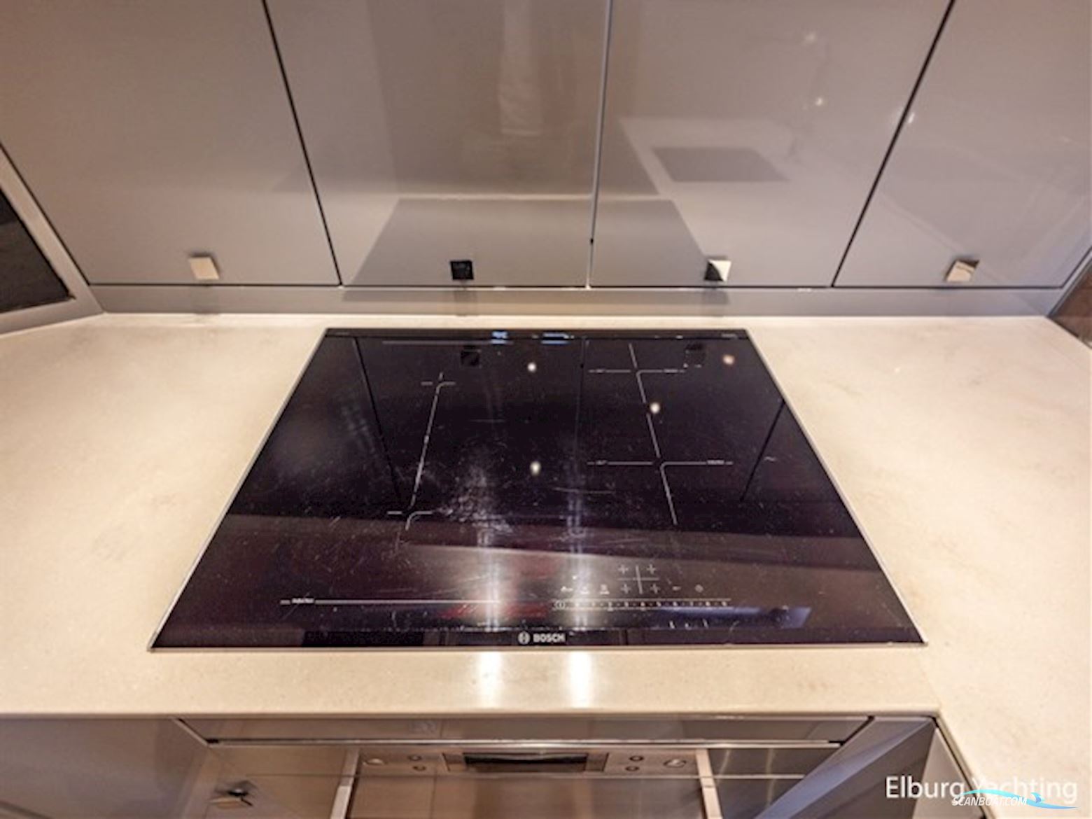 NG Explorer 50 - MY Wild Thing 