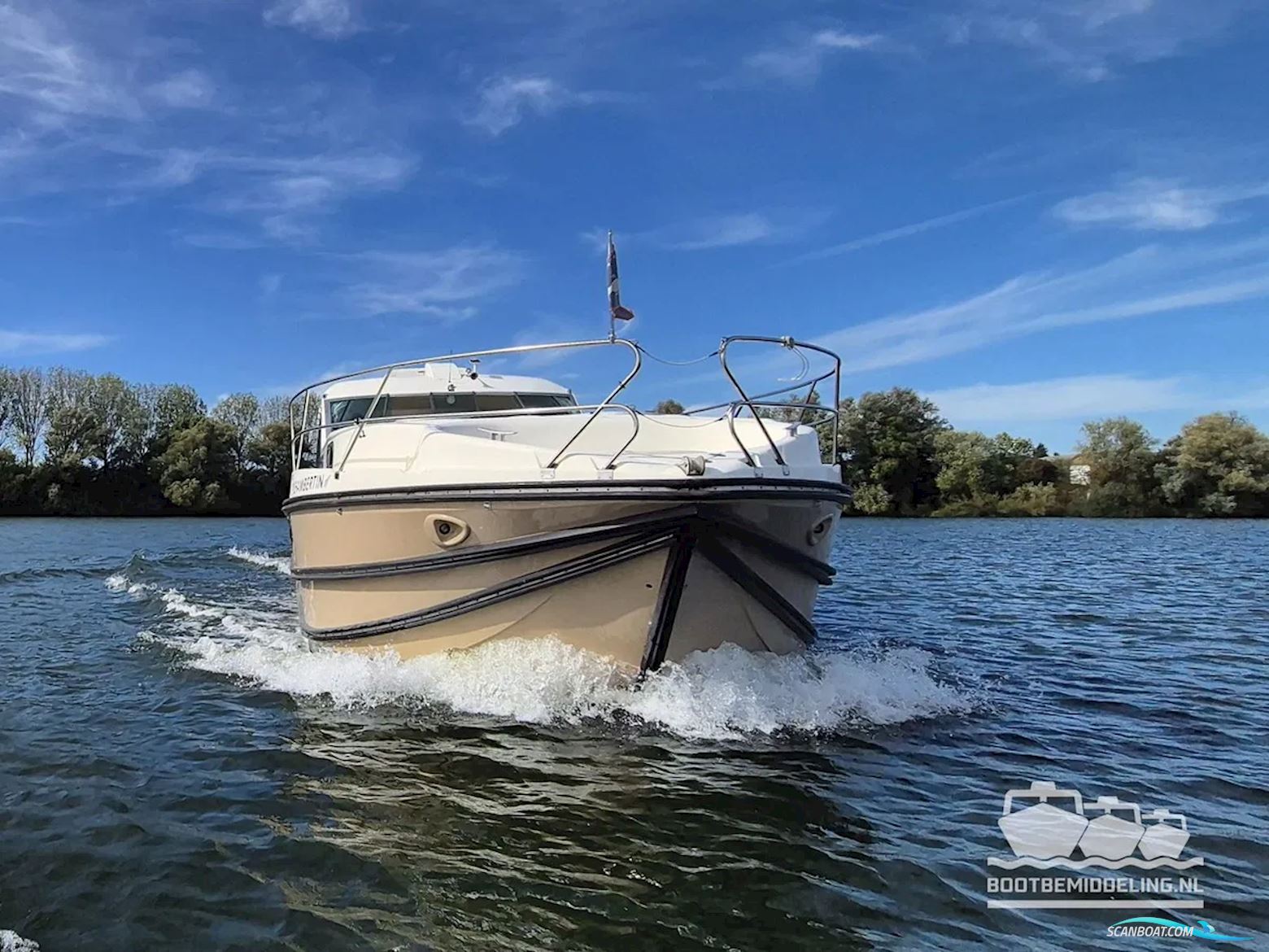 Nicols Yacht Sixto Prestige