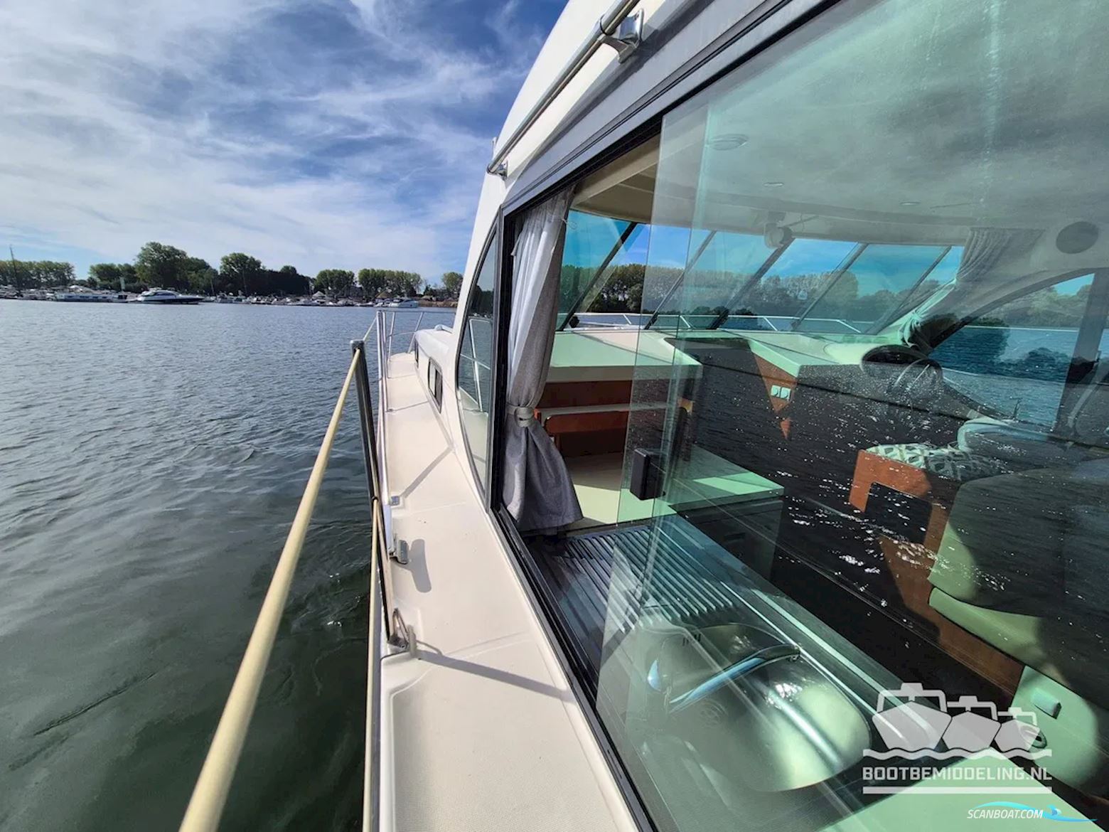 Nicols Yacht Sixto Prestige