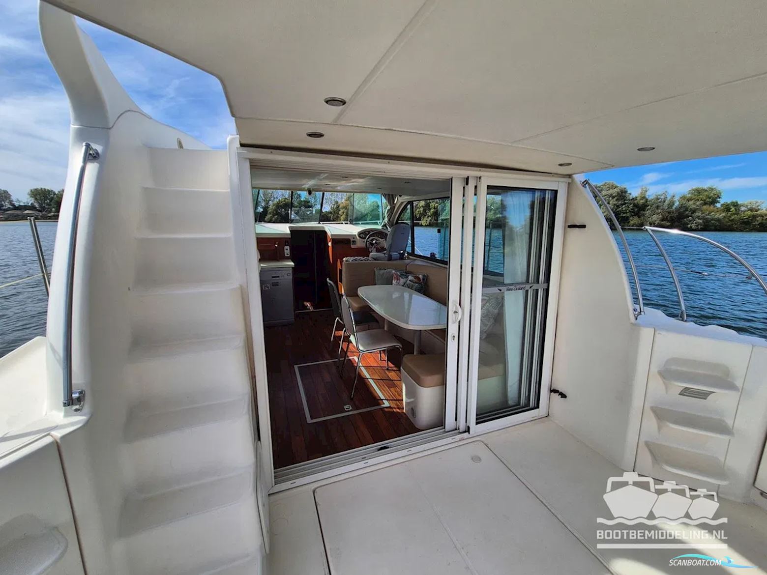 Nicols Yacht Sixto Prestige