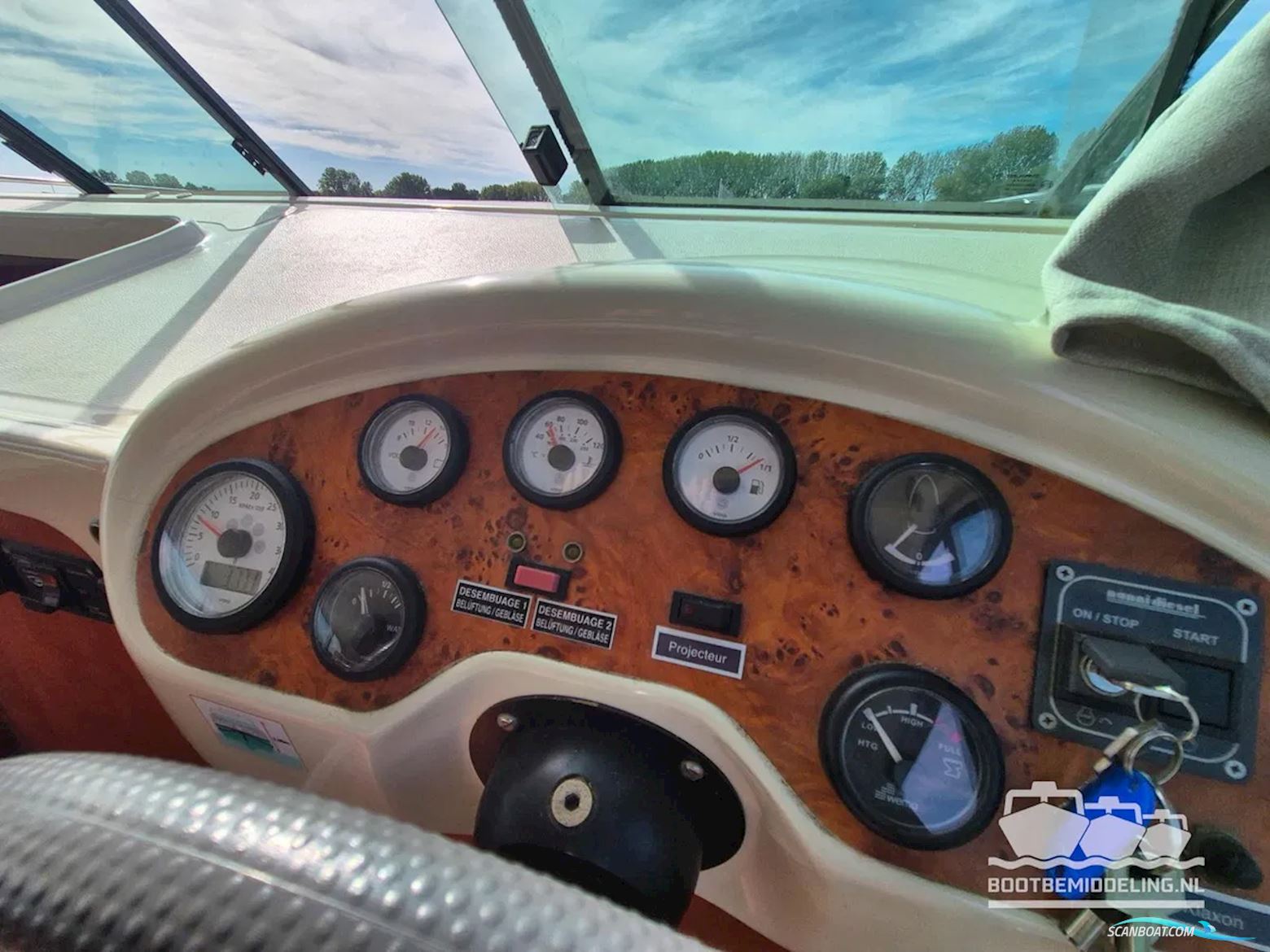 Nicols Yacht Sixto Prestige