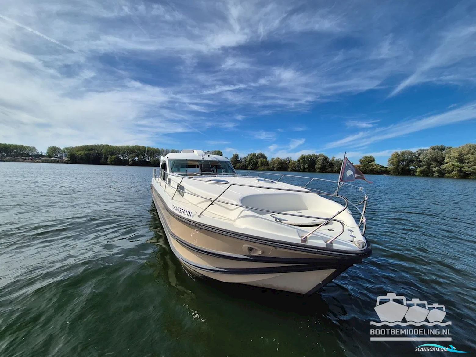 Nicols Yacht Sixto Prestige