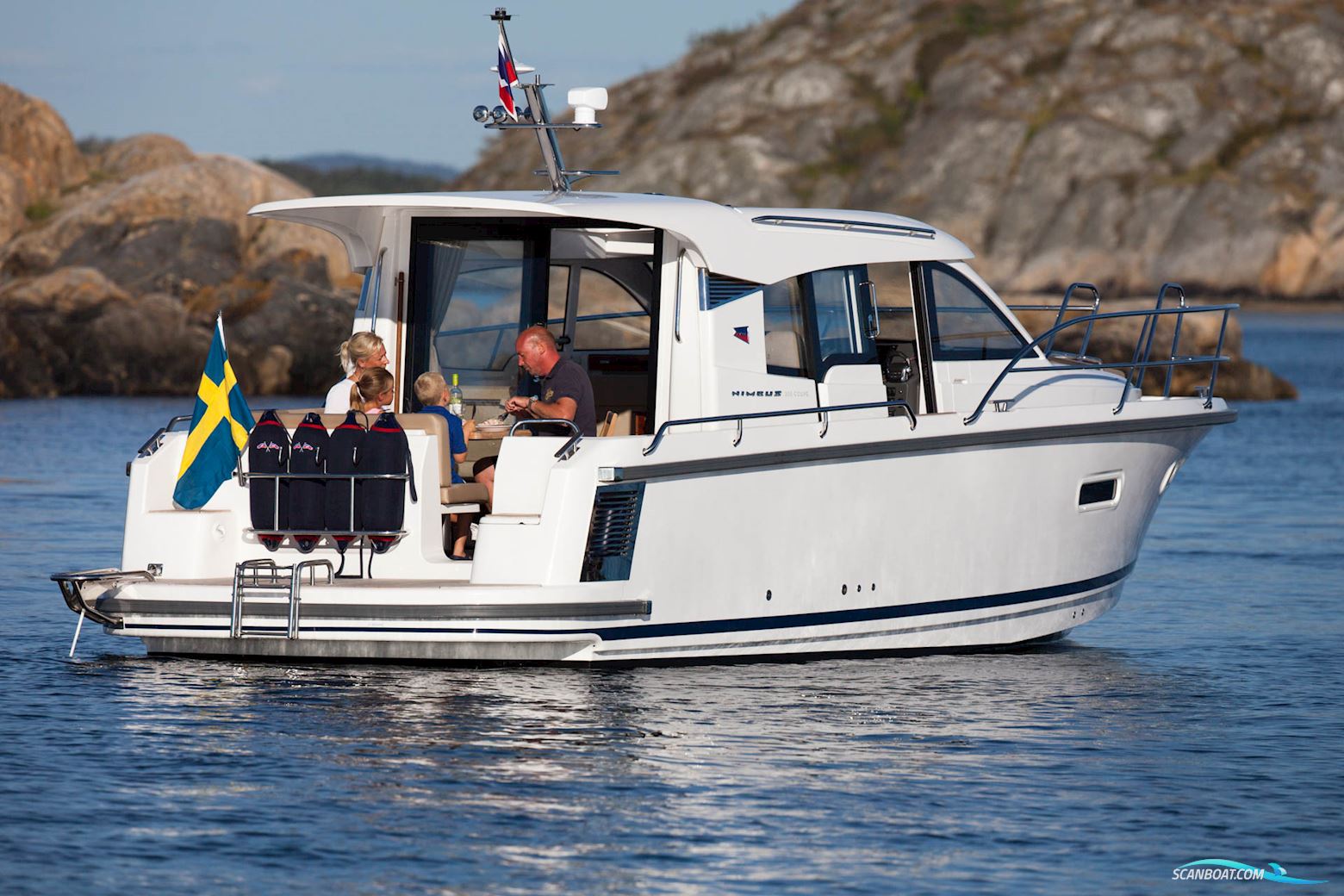 Nimbus 305 Coup&#xE9; Motorboot 2024, mit  2x40 Kwh Deep Blue-Batterier Fra Bmw i3 motor, Dänemark