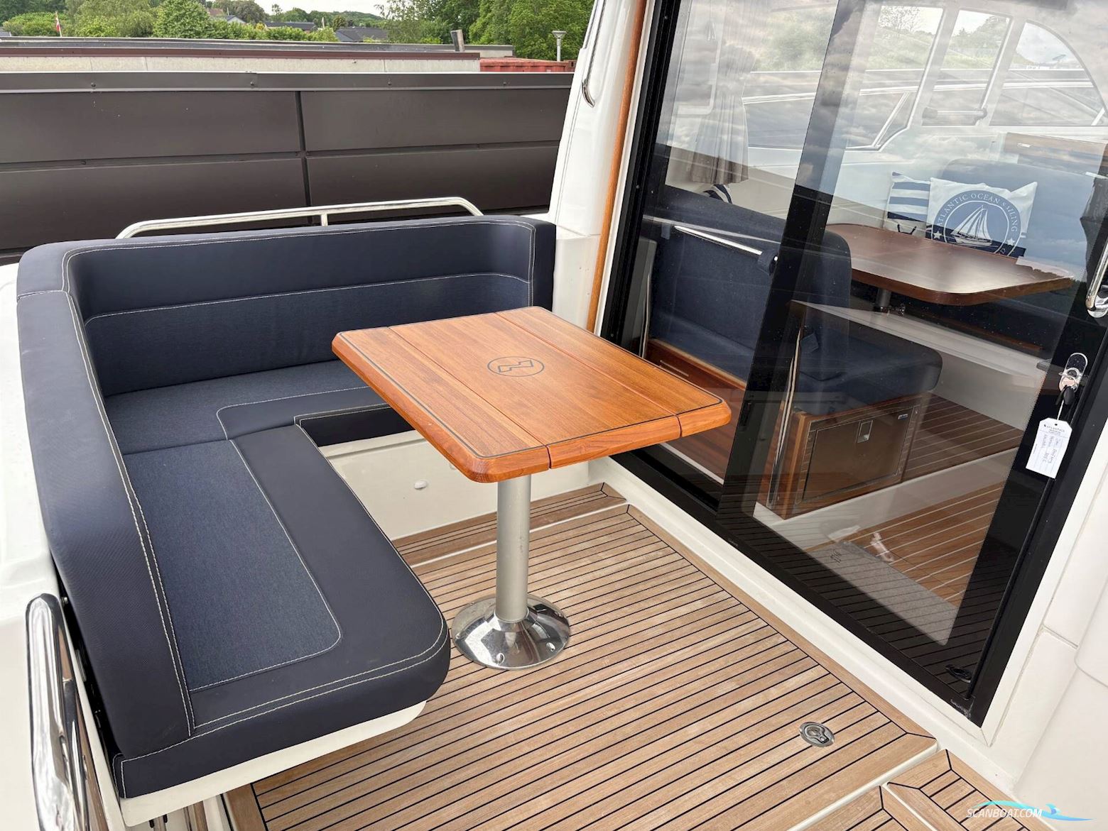 Nimbus 305 Coupe - 220 HK Diesel-Fast skrueaksel/Udstyr
