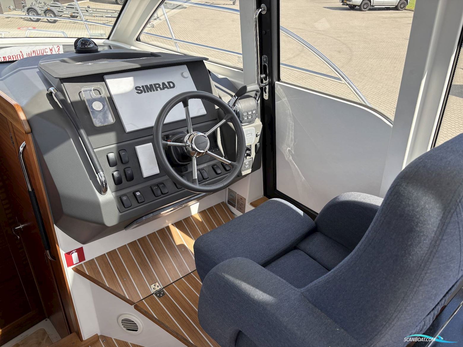 Nimbus 305 Coupe - 220 HK Diesel-Fast skrueaksel/Udstyr