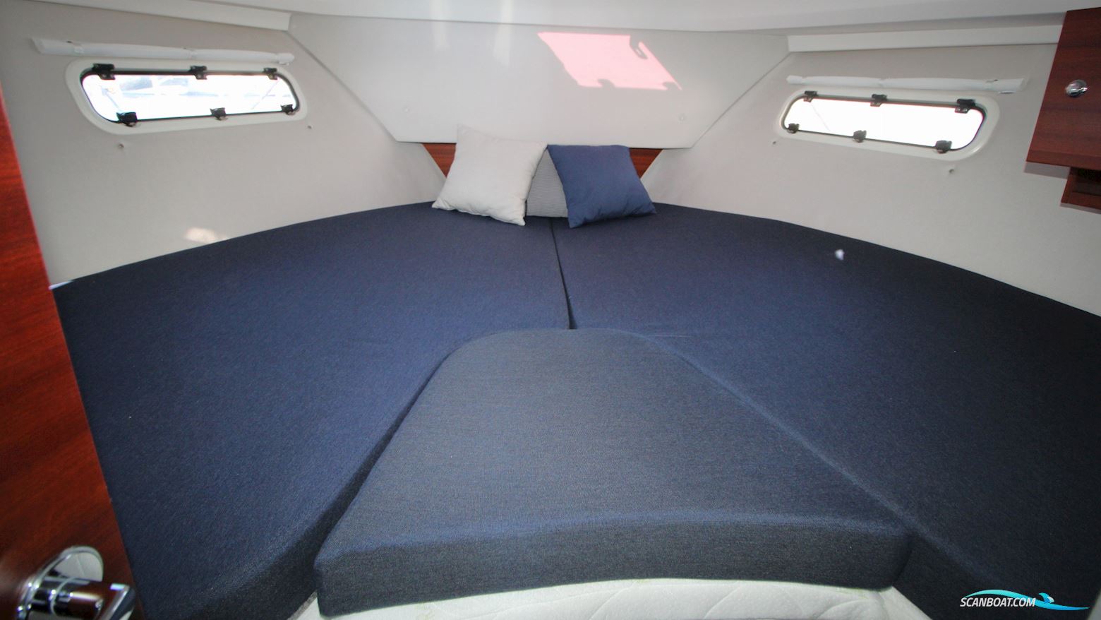 Nimbus 305 Coupe 