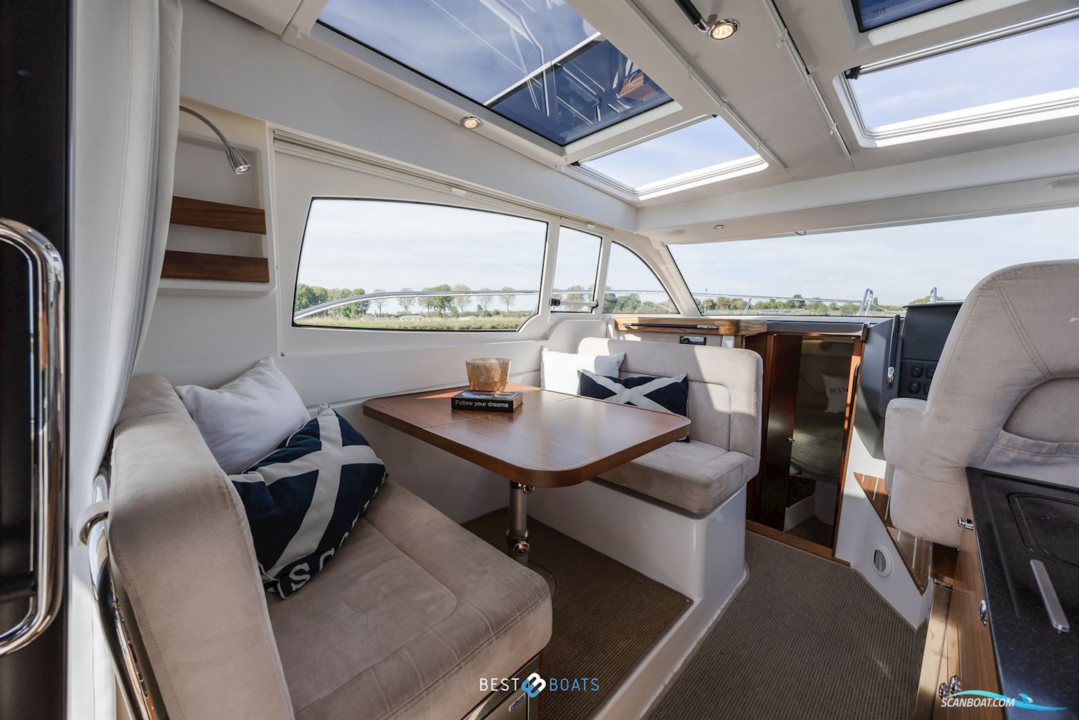 Nimbus 305 Coupé