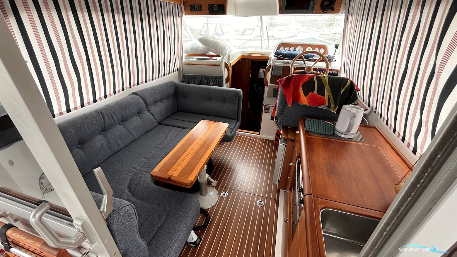 Nimbus 320 Coupe