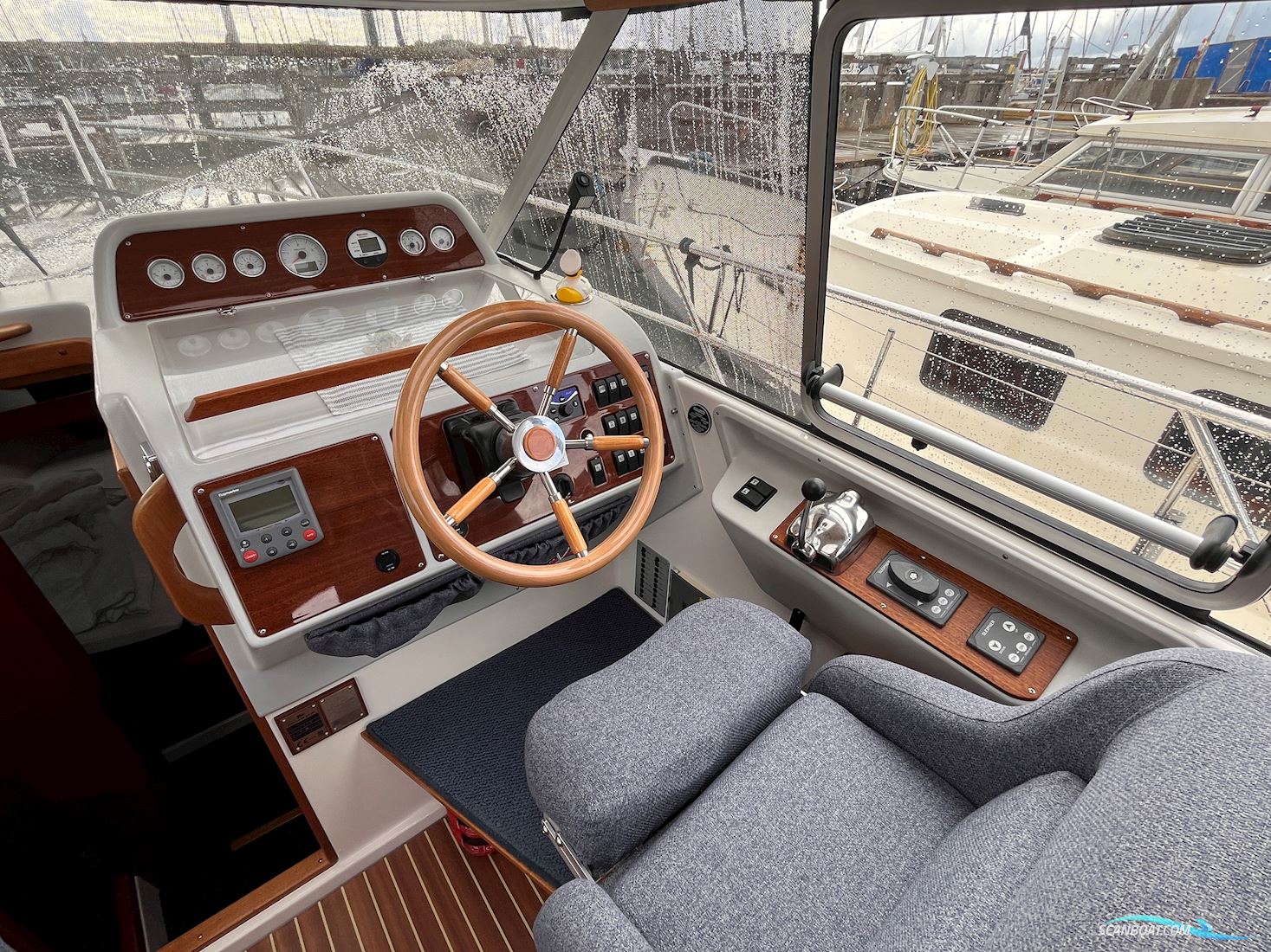Nimbus 320 Coupe