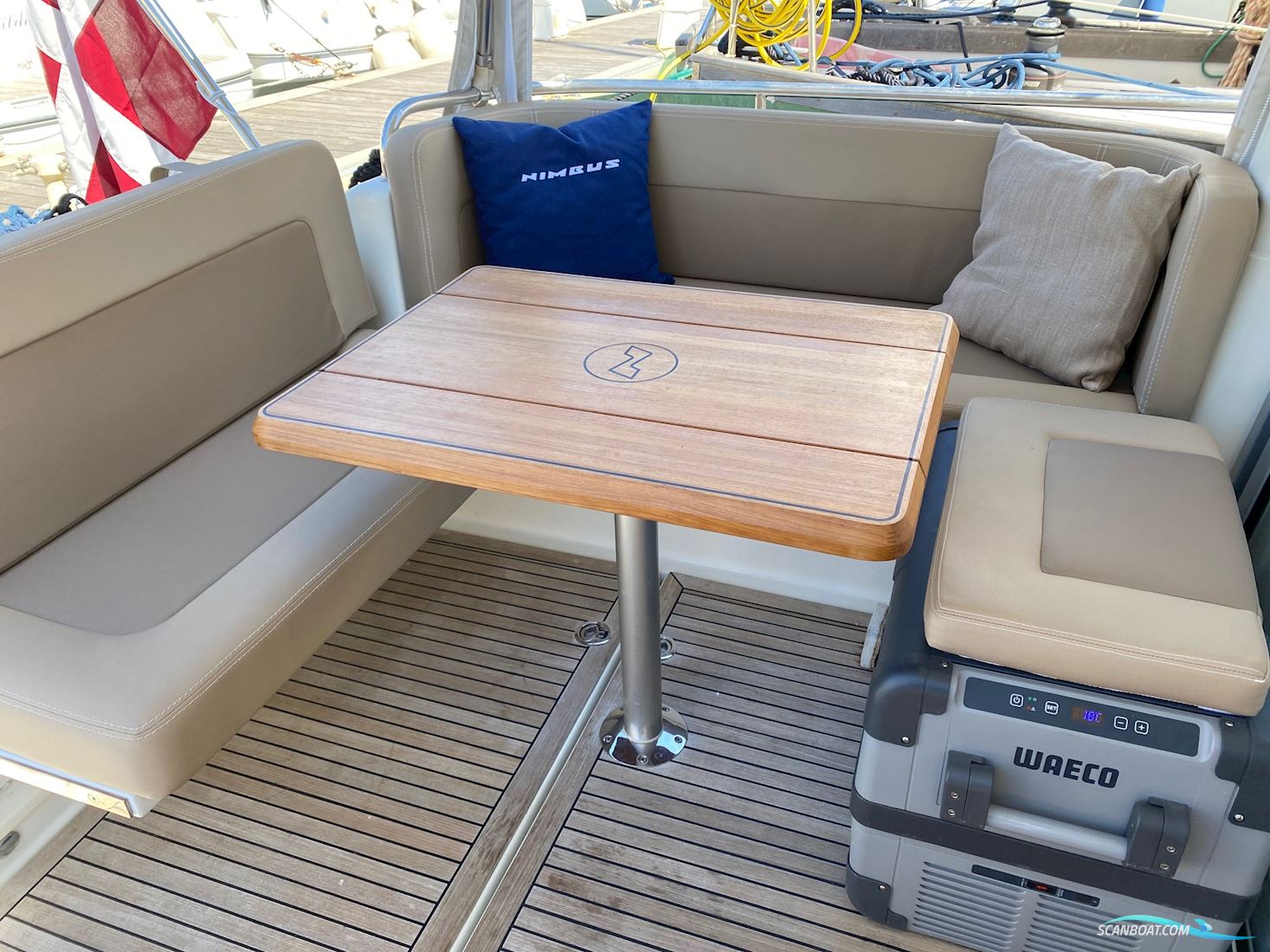 Nimbus 335 Coupe Motorboot 2013, mit Volvo Penta D4 - 260 motor, Frankreich