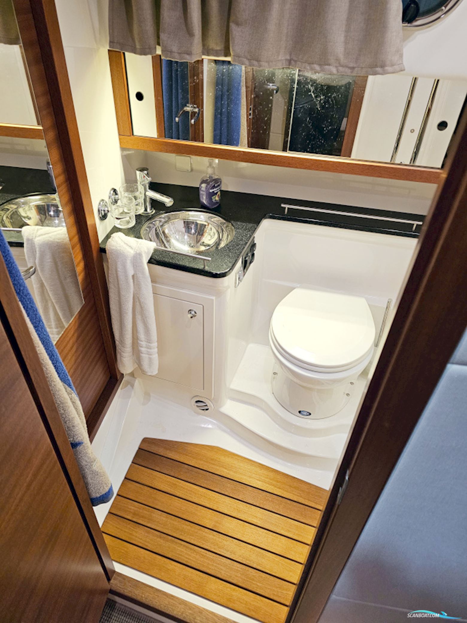 Nimbus 365 Coupe Volvo Penta D6-435 EVC II